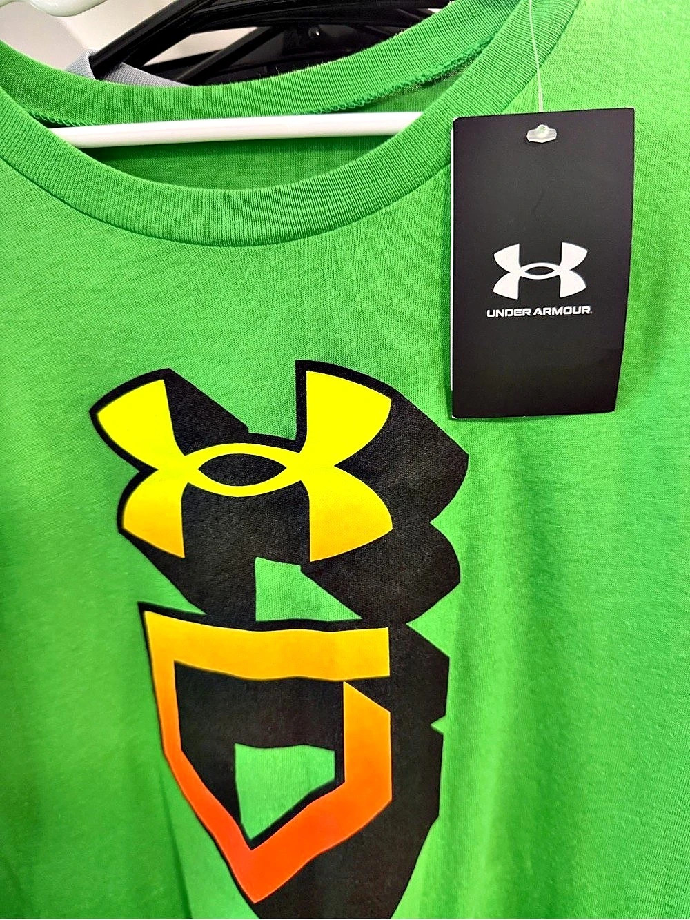 Under Armour Youth Big Logo Graphic T-Shirt Green & Black Boys YL - Picture 2 of 5